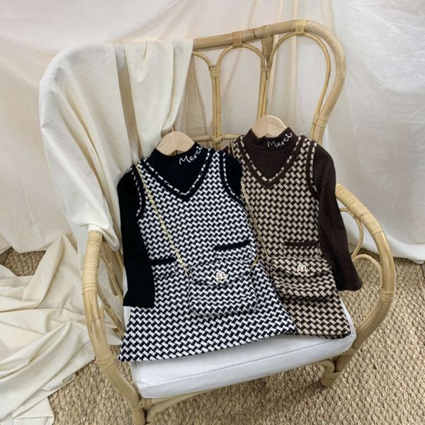 

winter children's clothing new autumn korean and plush girl princs aisha skirt baby drs, Red;yellow