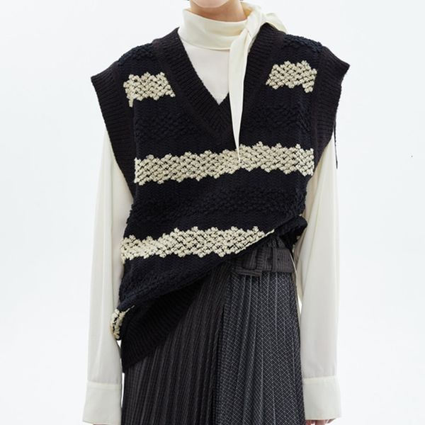 

2021 new arrival autumn winter women stripe pullovers warm sleeveless v-neck vintage lady sweater vest hxgg, Black;white