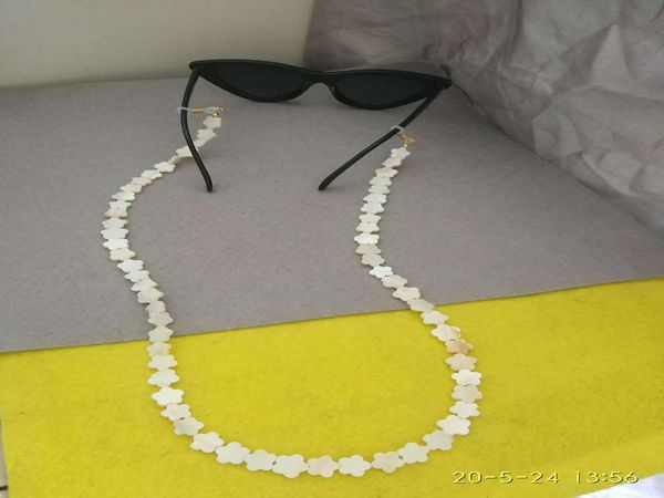 

2020 luxury white shell flower glasses halter women hip hop simple fashion retro lanyard sun eyes sunglasses chain lanyard h jlltcq