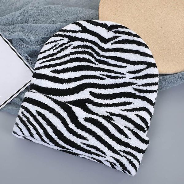 

beanie/skull caps winter hats cow pattern knitted hat warm for women autumn hip hop beanie fashion bonnet femme cap gorro invierno hombre, Blue;gray