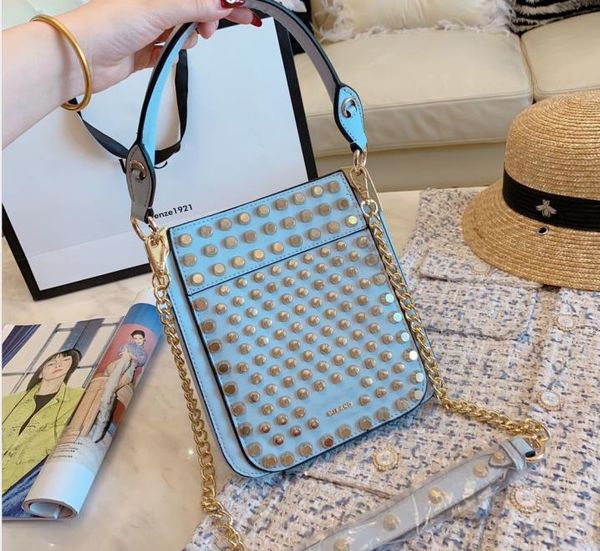 

модные сумки женские сумки плеча женщины sac высокого качества сумка заклепка коровьей высокого качества top rank тонкий размер ретро специа