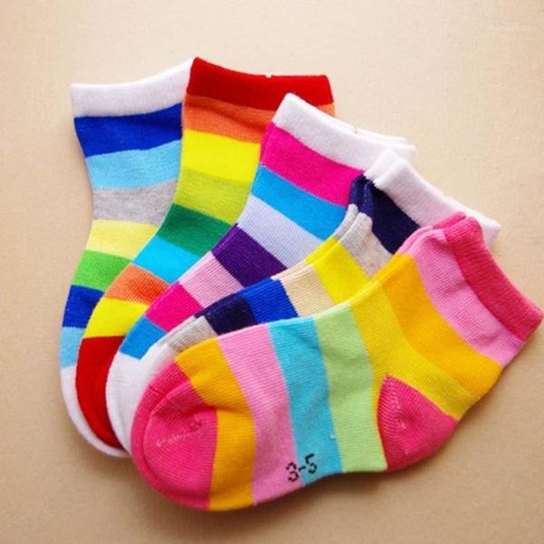 1 пары хлопчатобумажные детские носки для 1-3 года дети мальчики девушки радуга полосатый короткий спортивный носок британский стиль милый мультфильм красочный1