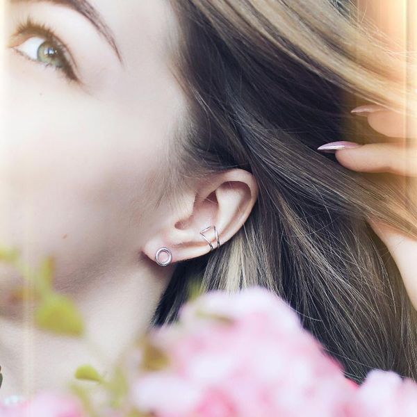 

дамы малой круглой безопасность pin серьга женщины из нержавеющей стали серьги trending уха кольца шпилька ювелирных изделия ye14989 qyluce, Golden;silver