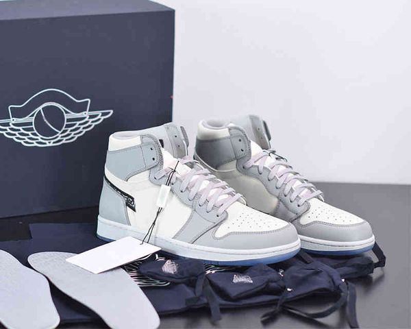 

limited edition jumpman 1 1s basketball shoes luxury designer white gray upper outdoor trainers sneakers original accessories shoebox, Black