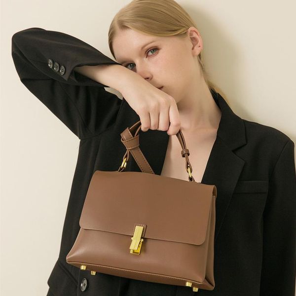 

100% leather bag female 2021 high-end texture foreign style handbag niche design fashion shoulder wild messenger cross body