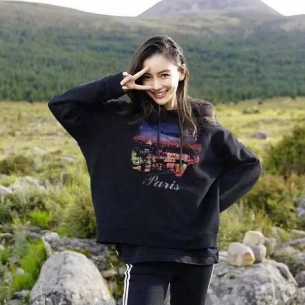 

yang mi baby star's same black hooded paris nightscape short sweater