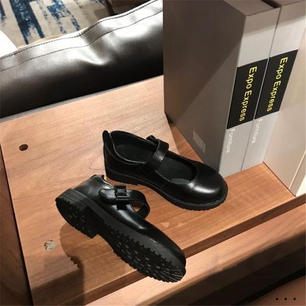 

a1 20ss designers children shoes girls princess leather shoes antislip soft bottom comfortable kids sneaker toddler casual flat black shoes, Black;red