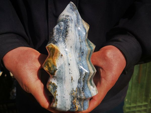 

natural marine jasper agate flame crystal form, Black