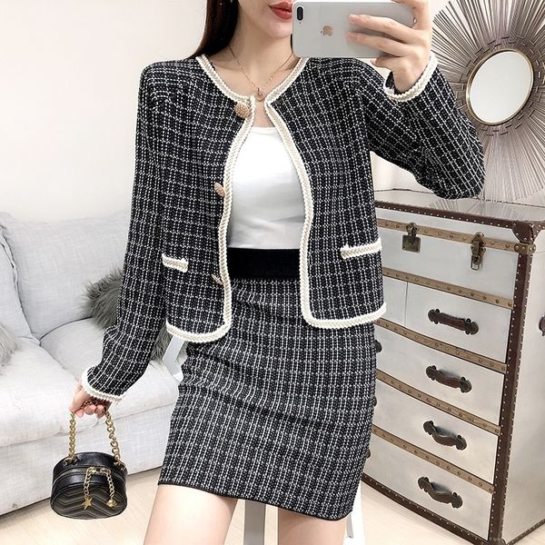 

women fashion plaid knitted 2 piece set autumn winter short jacket cardigan+bodycon mini skirt set office lady 2pcs clothing set 201027, White