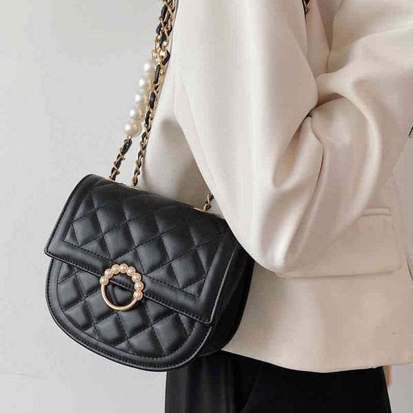 

handbags bags french minority autumn winter female 2021 fashion lingge chain messenger pearl one shoulder saddle, Black;red