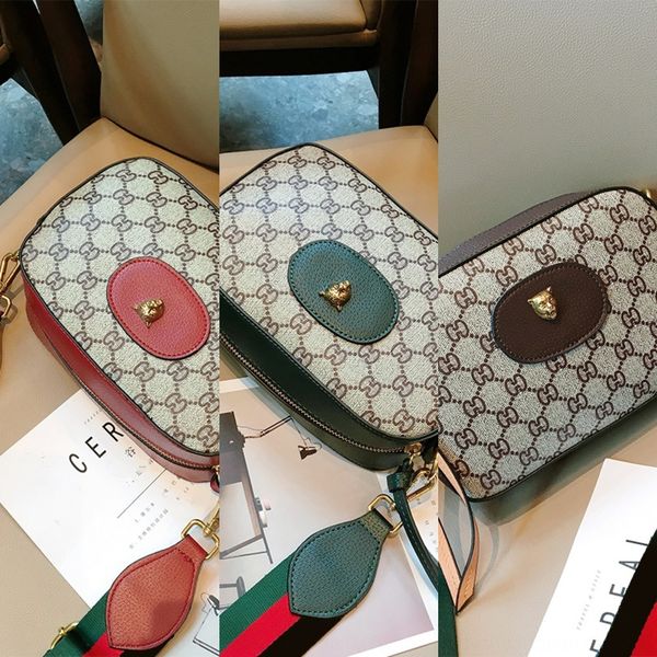 

women 2020 new autumn and winter versatile camera shoulder small square crossbite foreign style small square broadband shoulder bag ins wom
