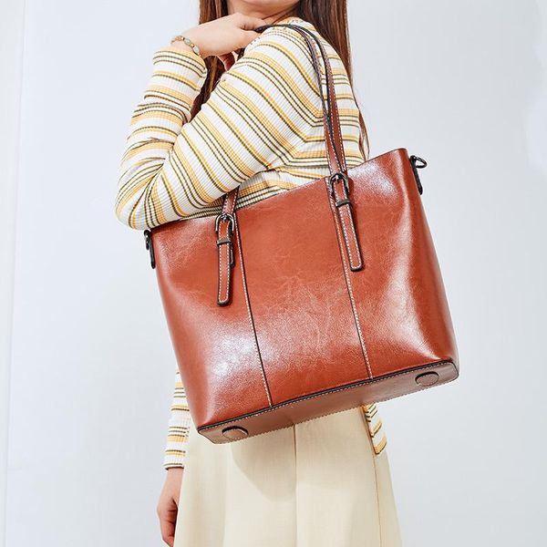 

tote bag ladies classic oil wax cowhide handbag designer large-capacity leisure travel single shoulder diagonal bucket bag bag trend 1357