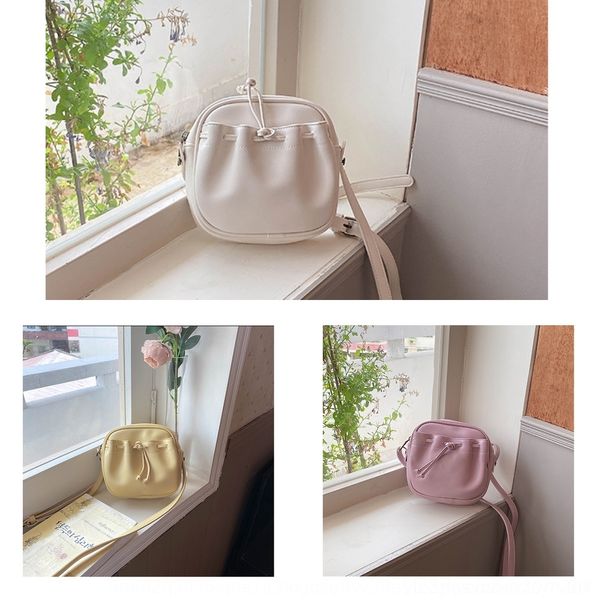 

arozs ins2020 small women's pleated fashion new round shoulder shoulder bag pu outer casual messenger bag korean style fashion cr89s