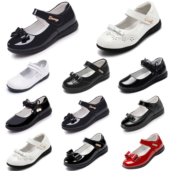 2021 Plataforma de desenhista para meninas de bebê sapatos de princesa de couro com fundos macios black triplo branco verão ao ar livre andando corrida