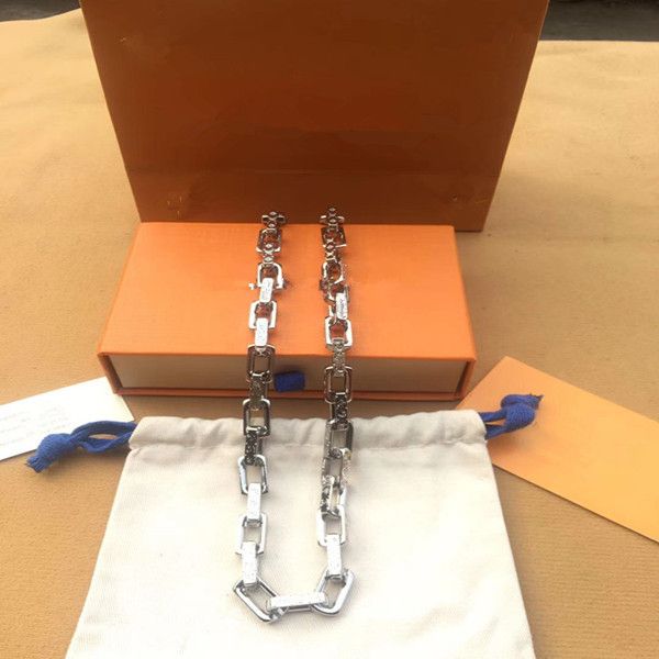 

2021 lanciato in braccialetto di prestigio designer alla moda collana colorata catena di marca lettere per uomini e donne regali festival, Silver