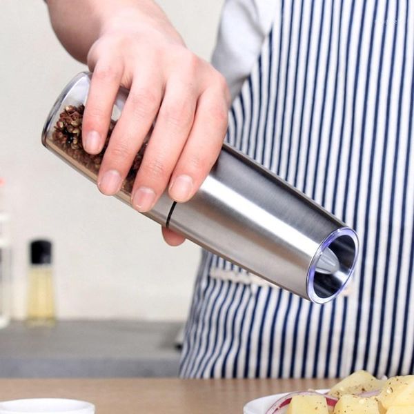 

gravity electric salt and pepper mill set automatic battery operated mill with adjustable grinding level grobheit with blue led1