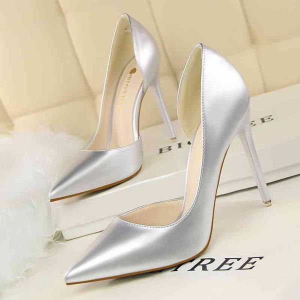 

sandals classics women fashion shoes beach thick bottom slippers alphabet lady leather high heel, Black