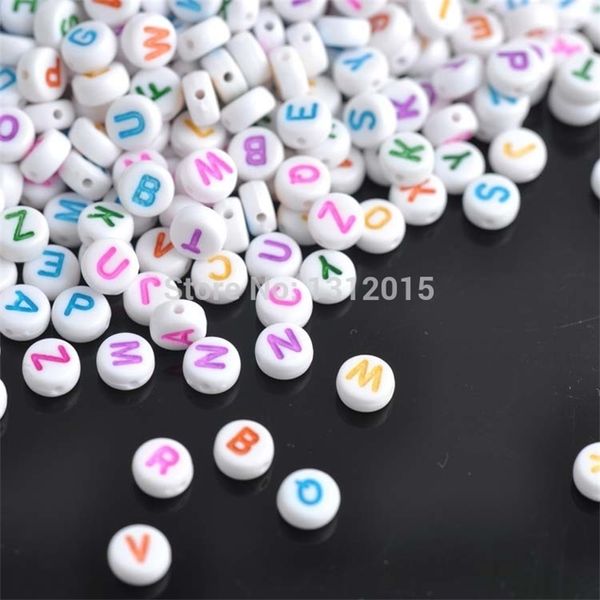 HEIßER SELA! Großhandel Kostenloser Versand Gemischte farbe weiß Alphabet Buchstaben 7mm 400PCs runde acryl spacer Perlen YKL0187 Y200730