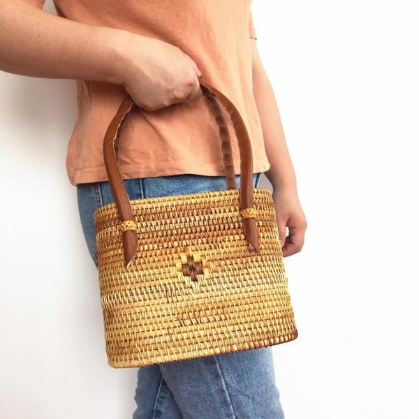 

bali island rattan sumbags для женщин 2020 летние пляжные сумки роскошные бренды дизайнер богемский ручной работы соломенные пакеты сцеплени