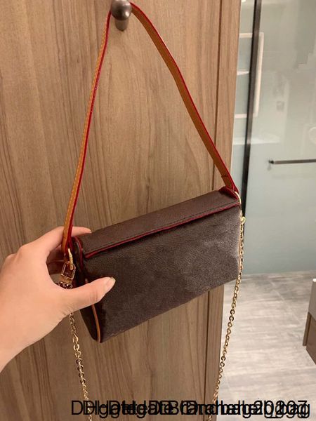 

2020 spring new women's shoulder messenger bag, chain decoration handbag