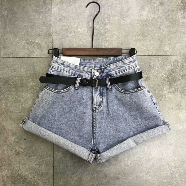 

women's wear with new loose wide leg denim shorts belt in spring 2020, Blue