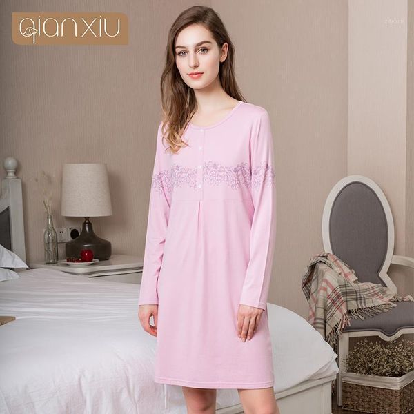 

qianxiu 2020 new mordale nightdress autumn/winter season will make you feel relaxed and decorated with flowers 17100c1, Black;red