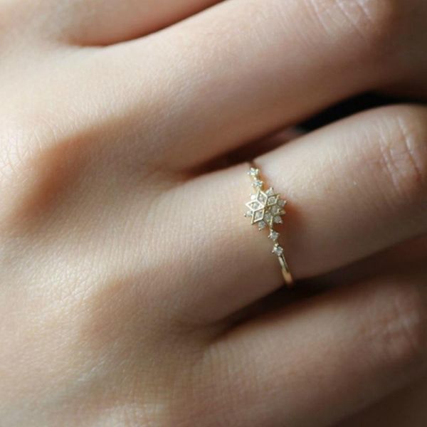 

1 pcs gold color metal snowflake zircon crystal round rings for women wedding couple fashion fingers engagement jewelry gifts, Slivery;golden