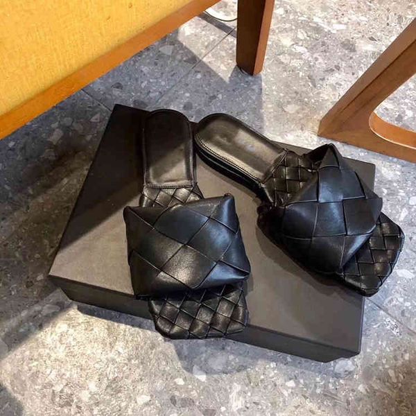 

black slippers are for women to wear out summer. new flat bottom woven shoes