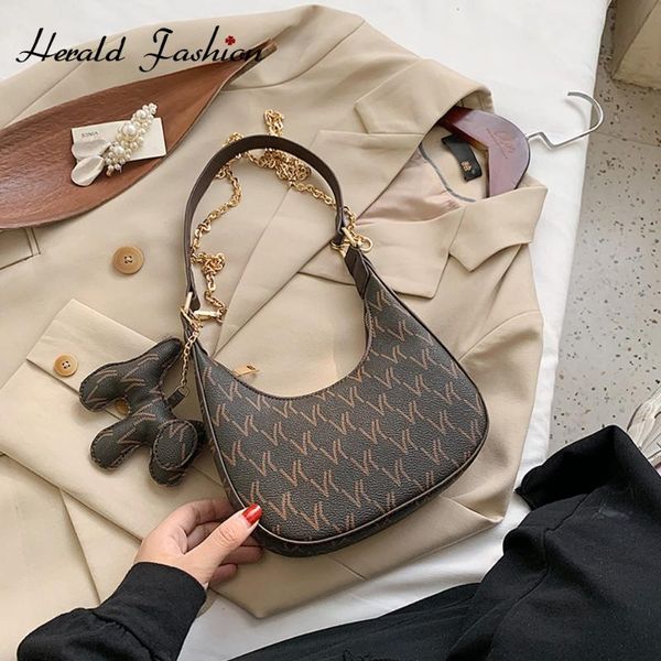 

letter printing fashion women underarm bag half moon style female shoulder messenger bag small hobo lady handbag casual chain
