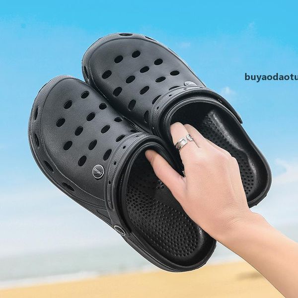 

20212020 New Runner Water Shoes Beach Sports Slippers Sandals Hole Breathable Designer for Women Men Casual Slip On Sneakers 36-49 023