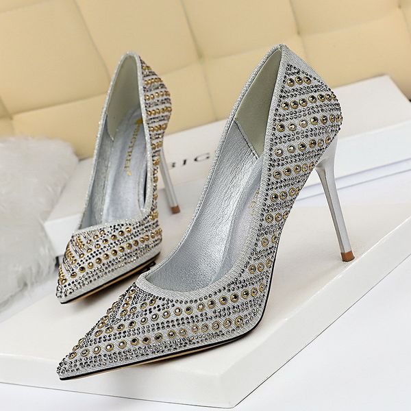 

2021 new european and american-style fashion high-heeled stilettos pointed to metal riveite strass club was thin heels zxp3, Black
