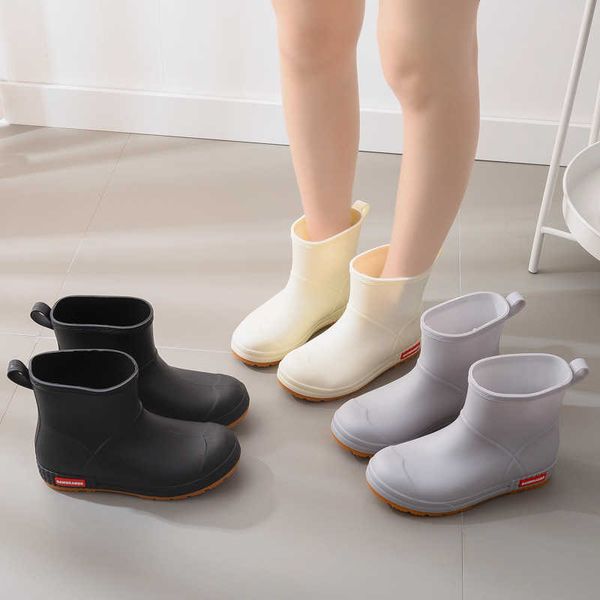 

fashion shoes female students wear boots outside the middle tube of rain boots, non slip and wear-resistant water shoes, fashion, Black