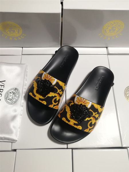 

2020 summer brand designer women flip flops slippers luxury fashion genuine leather slides sandals metal chain ladies casual shoes, Black