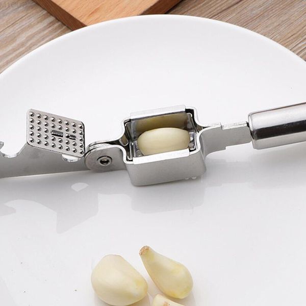 

d-stainless steel press crush device kitchen cooking tool garlic pressing hand presser crusher ginger squeezer slicer masher dhf2159