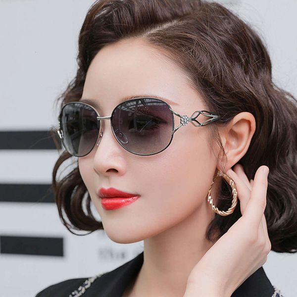 

holiday seaside uv tide elegant polarized anti frame big face beach sunglass femalel85mb9l4, White;black