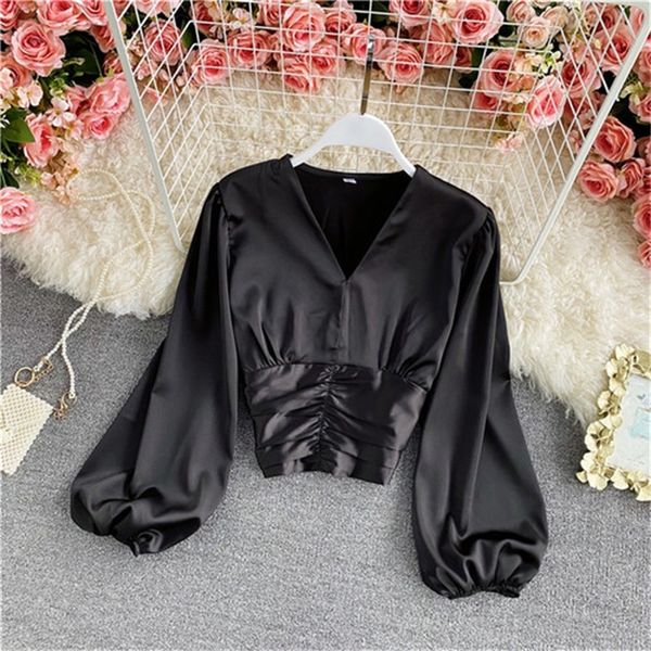 

2021 new 2021 spring new temperament ladies v-neck puff sleeve folds short satin shirt women earr, White