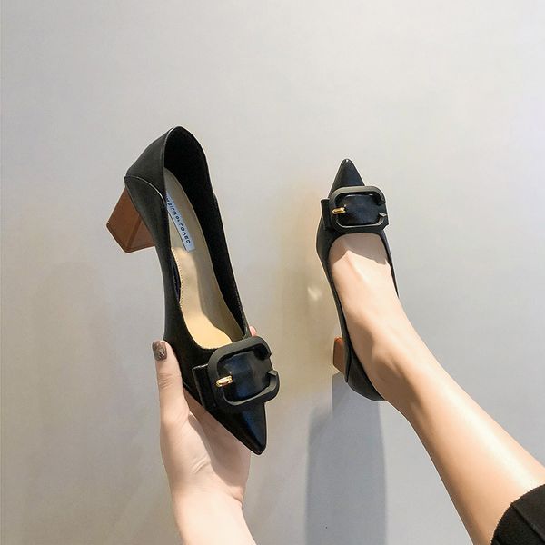 

metal button pointed thin heel single shoes women's soft leather does not wear the feet shallow mouth korean fashion versatile french s