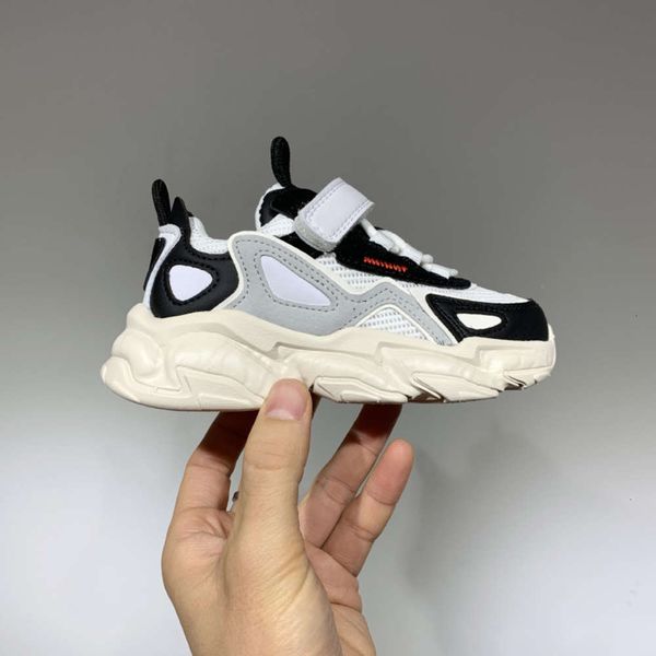 

sports 2021 children's spring autumn fashion color matching light leisure running sho for boys and girls, Black;red