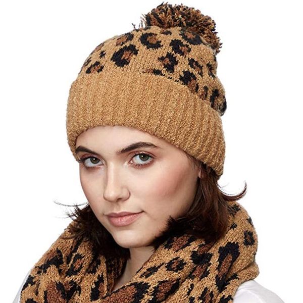 Berretto con risvolto lavorato a maglia caldo invernale da donna Berretto con teschio elasticizzato da sci da neve all'aperto in jacquard leopardato vintage carino con pompon grande