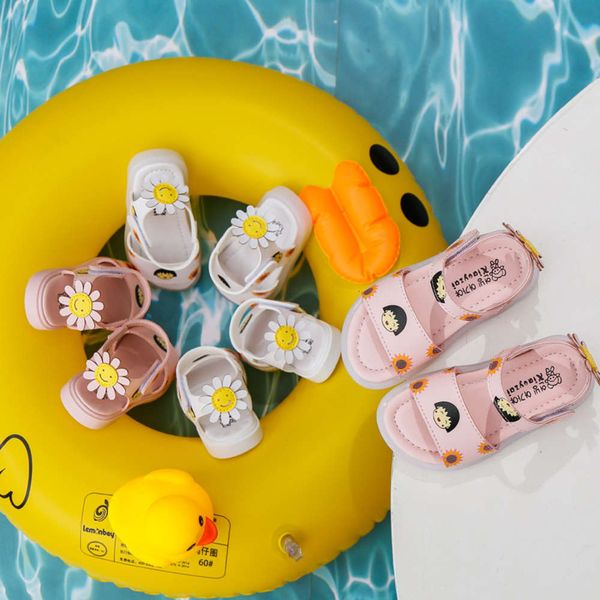 

new girls' 2020 summer korean cartoon baby soft sole sandals beach sho, Black;red