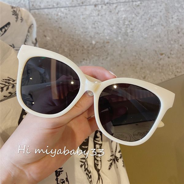 

korean version of ins wind net red women's travel driving sunglasses fashion for small people with big face and thin, White;black