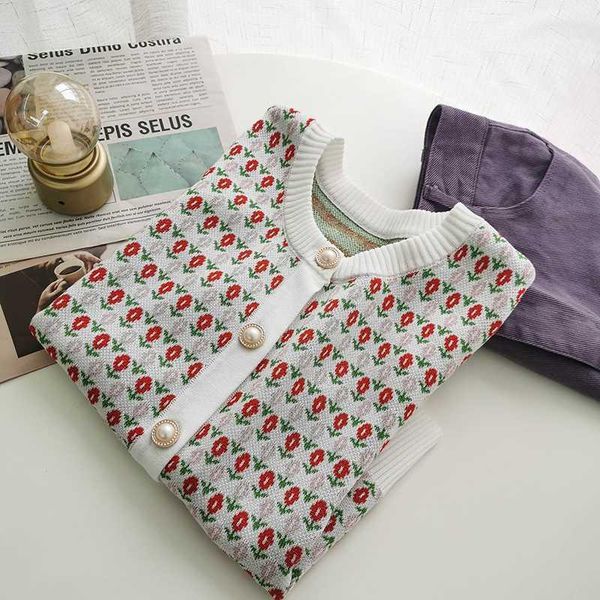 

new summer pearl sweater 2020 fashion women single breasted floral short cardigan ladies elegant pull korean knitted sweaters1, White