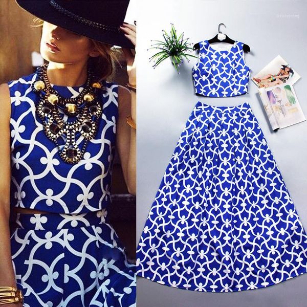 

2017 new summer unique design beach twin set short sleeveless vest long skirt geometric printed runway fashion 2 pieces set suit1, White;black