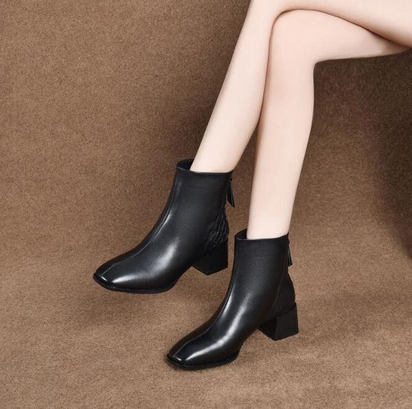 

2020 autumn and winter new leather shoes women fashion trend high-heeled thick-heeled european and american mid-tube square toe boots, Black
