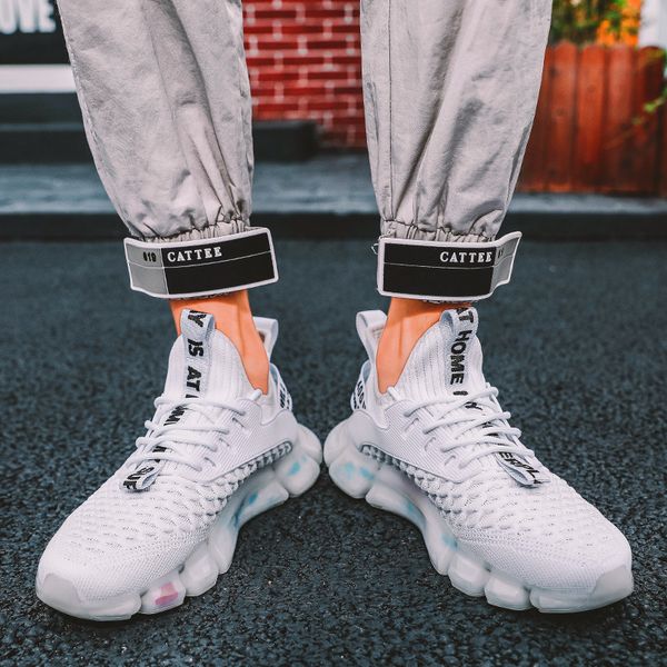 

new of men in leather, breathable knitted men's shoes, casual shoes, Black;brown