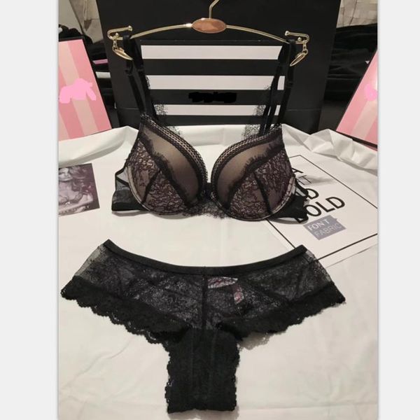 

new eyelash lace ladies bra set auditor's section perspective thong underwear comfortable to gather fashion style, Red;black