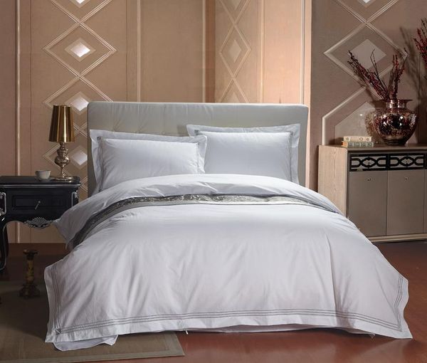 

bedding sets 4pcs european five-star el luxury stripes set king bed cover set/pillowcase size white comforter