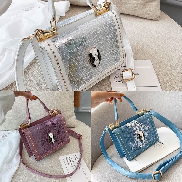 

мода змея малый квадрат плеча посыльного плеча bagwomen 2019 новый змееголов заклепки небольшой площади сумка женская мода mini диагональ су