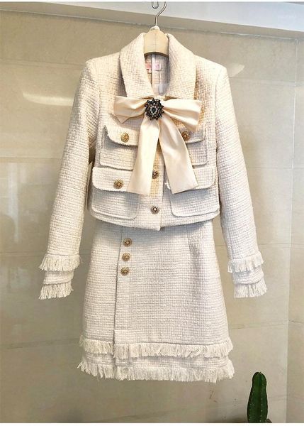 

brand lady wool 2 piece set 2021 winter women diamond bow gold single breasted short tweed jacket coat+tassel pencil skirt suit1, White