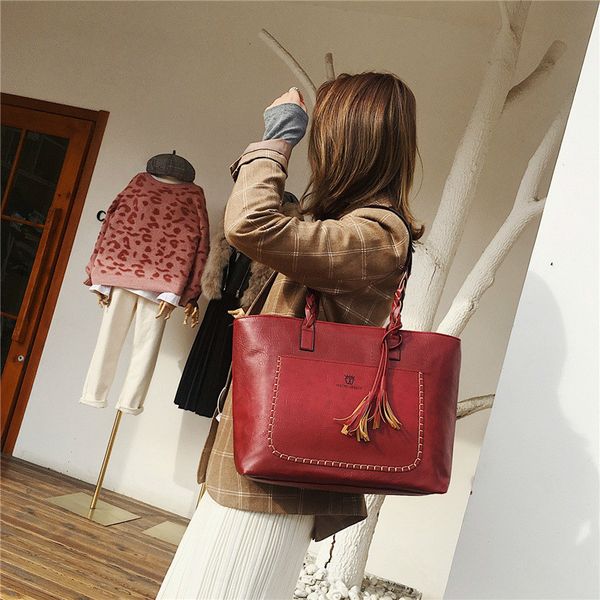 

2020 women's pouches vintage handling set with large female capacity handbag fashion shoulder ladies leather bag from 2cp2